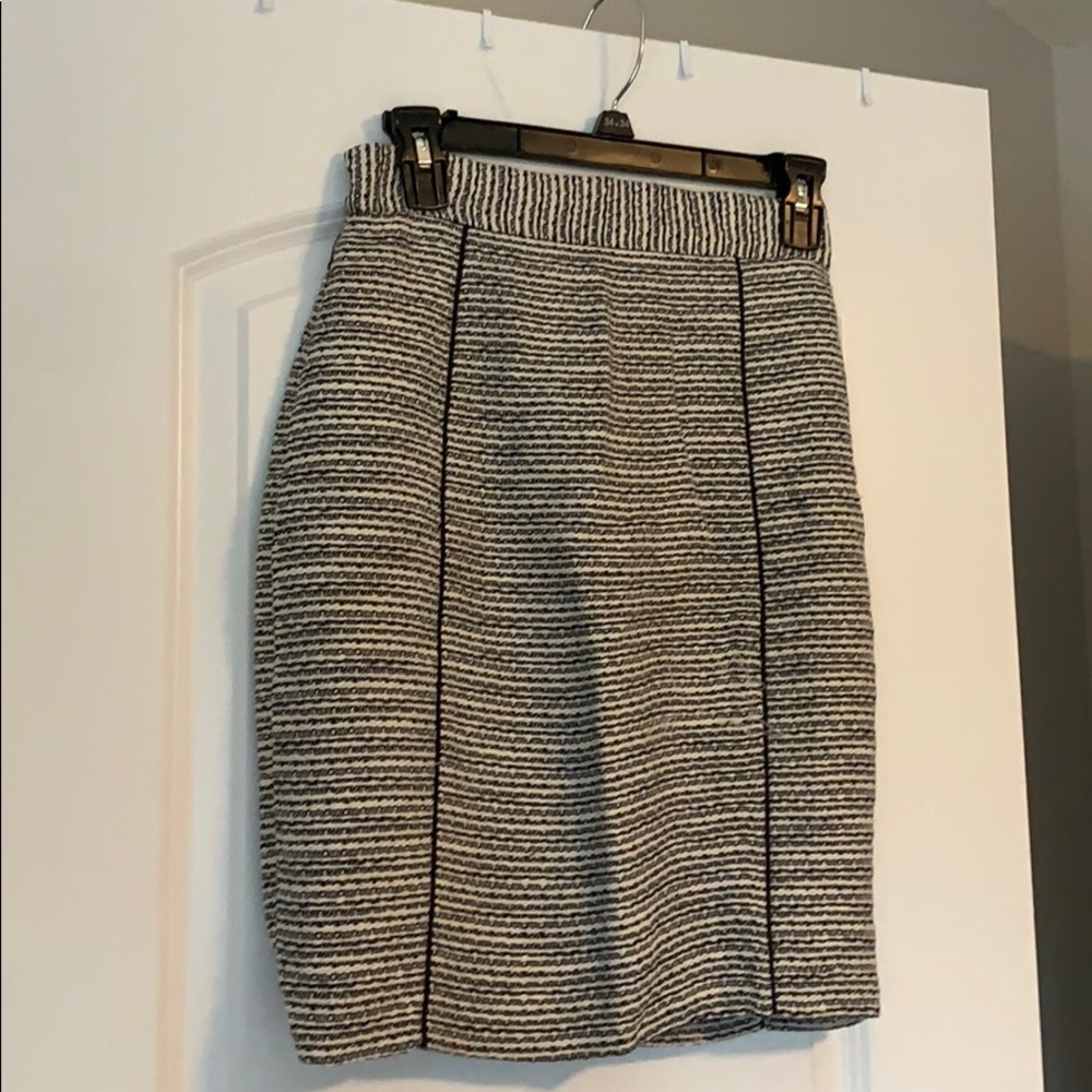 Black and white knit pencil skirt